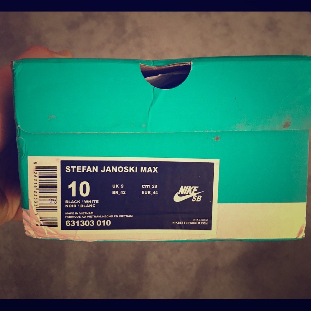 Men’s size 10 Stefan Janoski Max